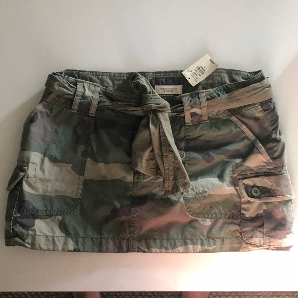 NWT Camo Abercrombie & Fitch Skirt SZ 6
